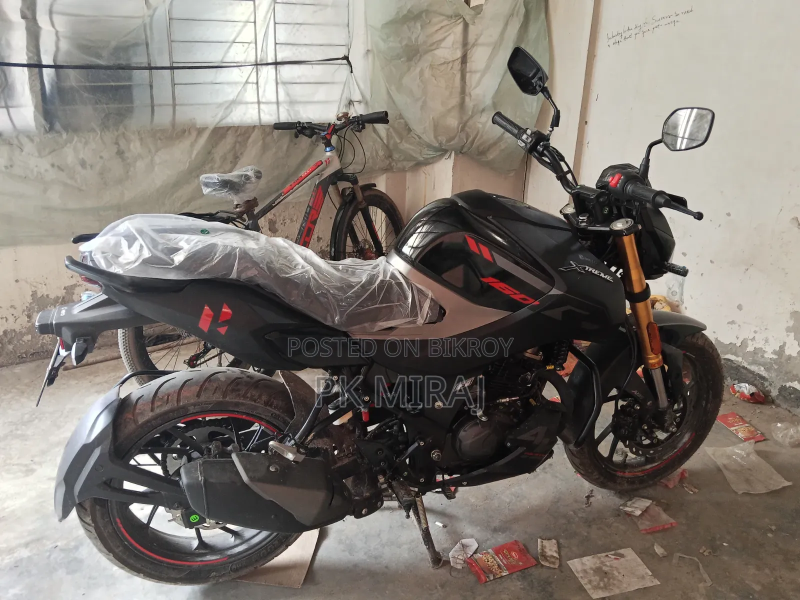 New Hero Thriller 160R 2026 Black