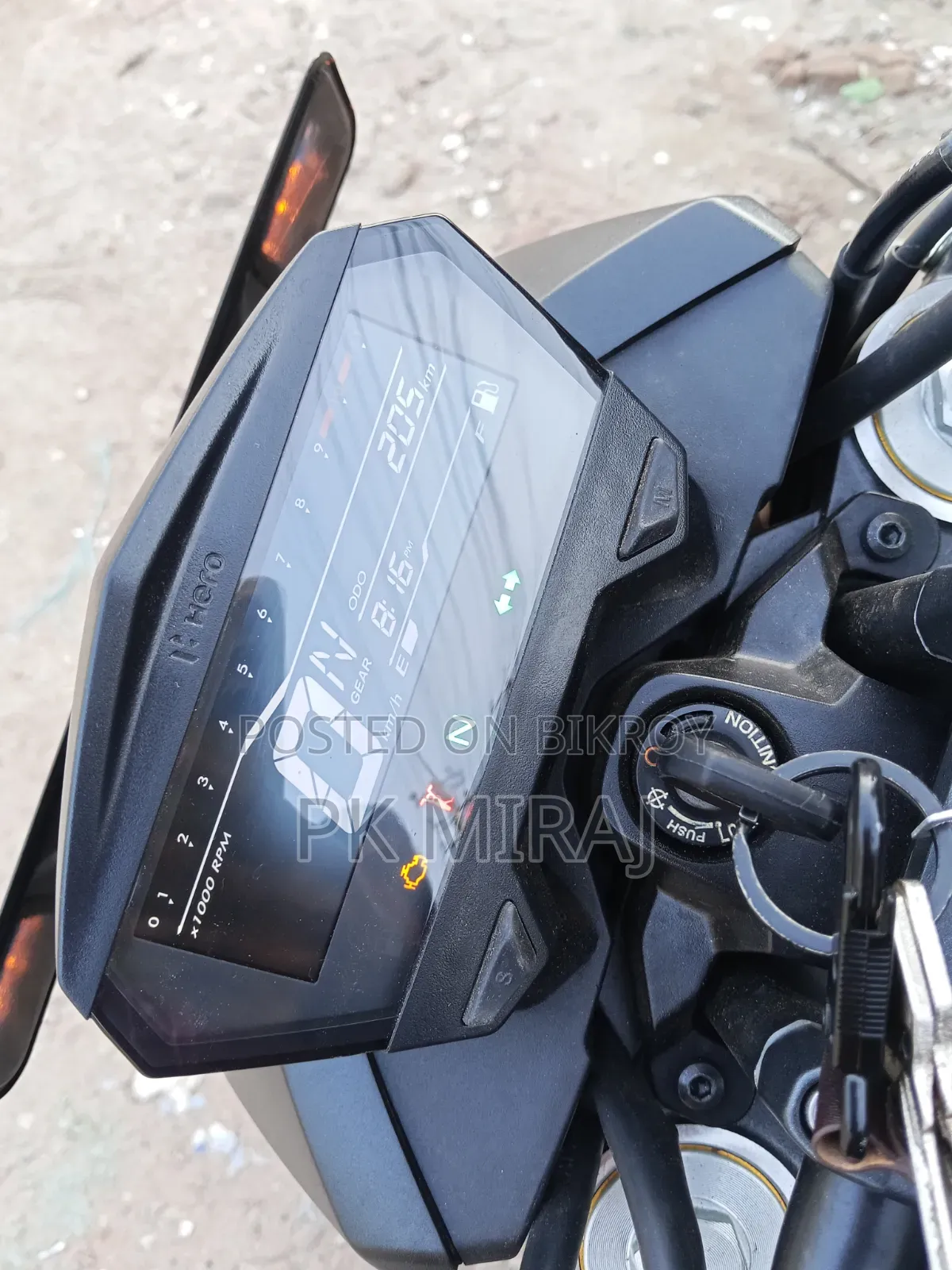 New Hero Thriller 160R 2026 Black