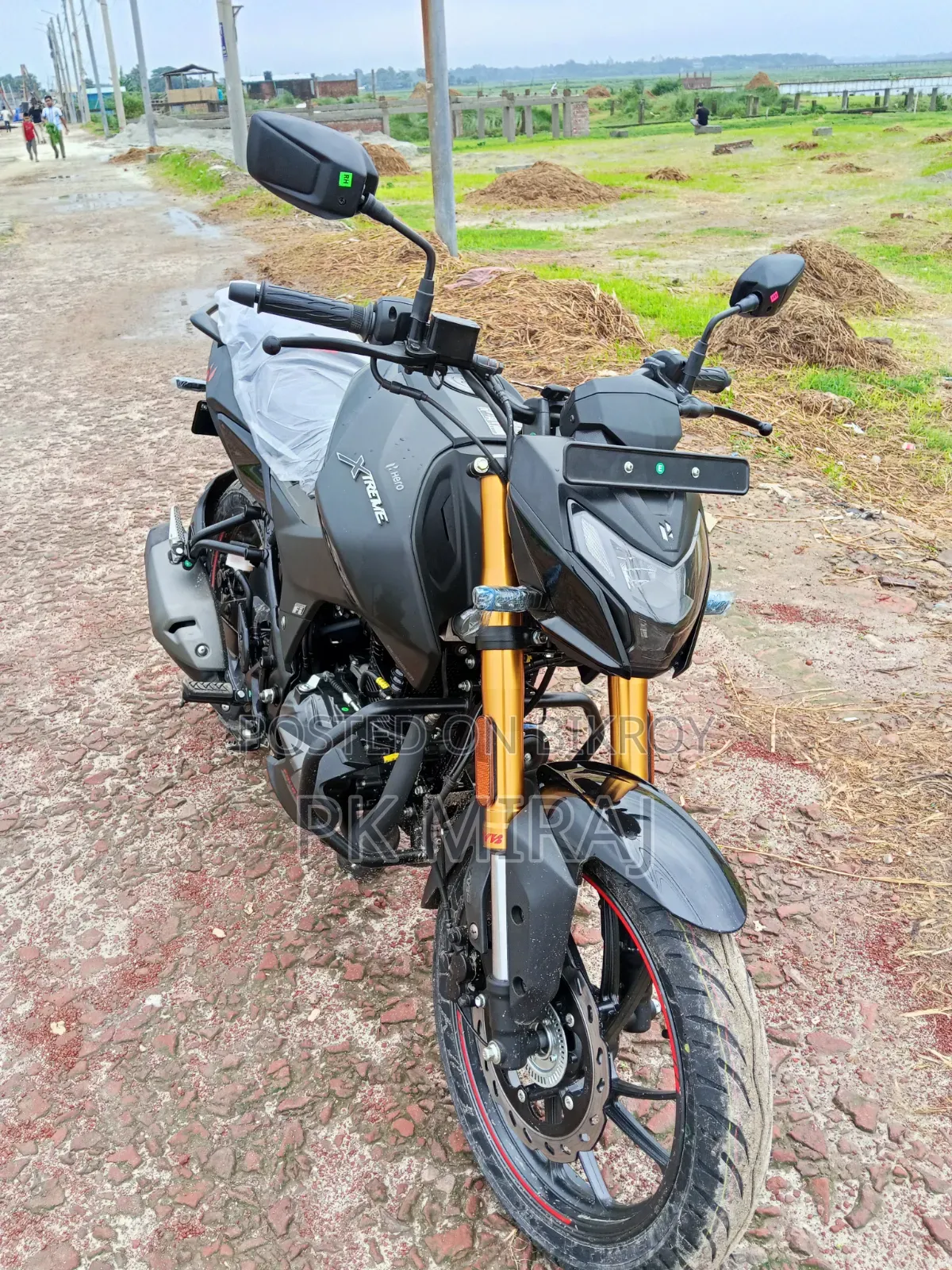 New Hero Thriller 160R 2026 Black