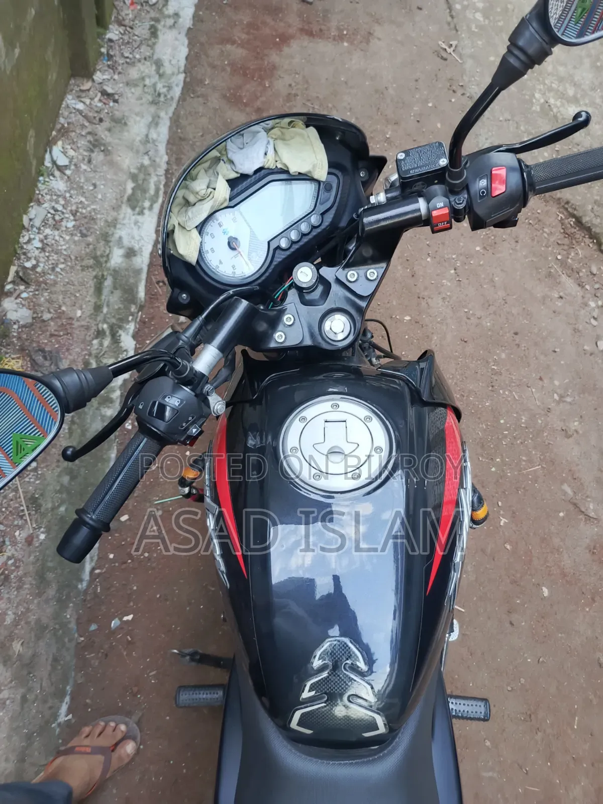 Bajaj Pulsar 150 2024 Red