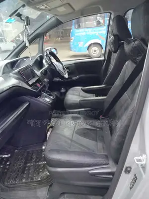 Toyota Voxy 2018