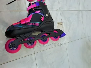 Tian-E Roller Skates