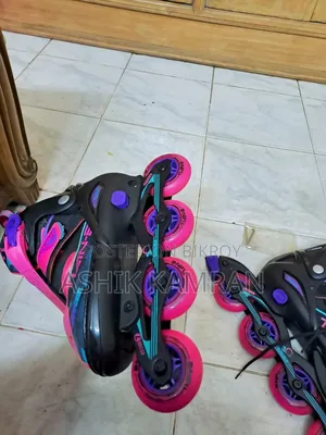 Tian-E Roller Skates