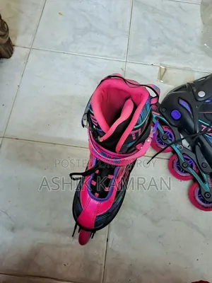 Tian-E Roller Skates