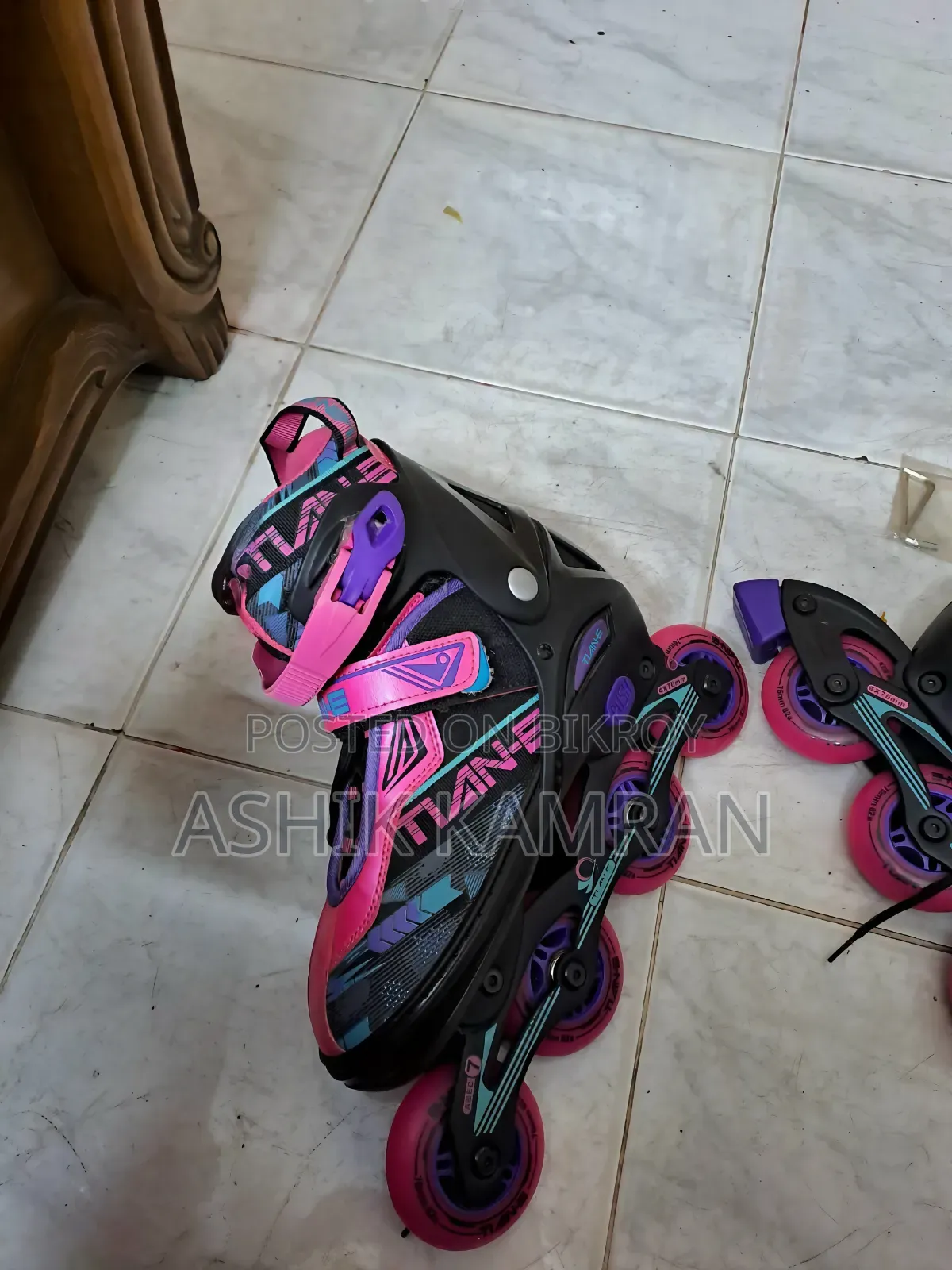 Tian-E Roller Skates