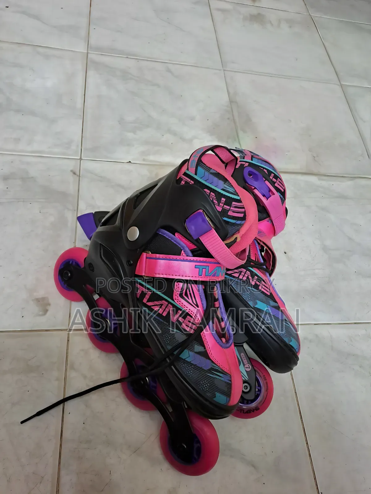 Tian-E Roller Skates