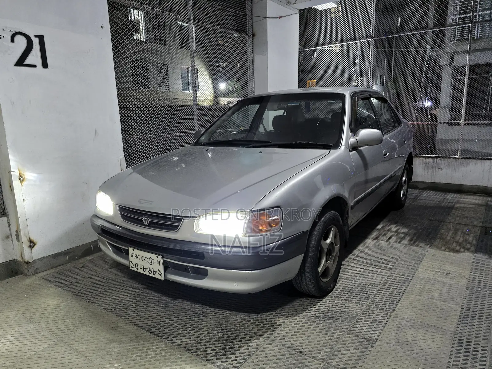 Toyota Corolla 1997 Silver