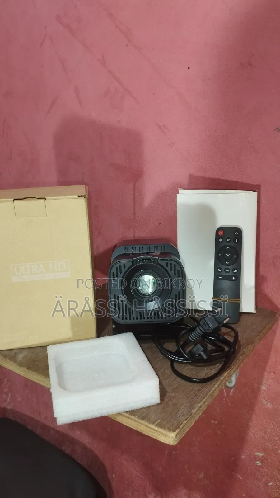 Hy Mini 320 Projector