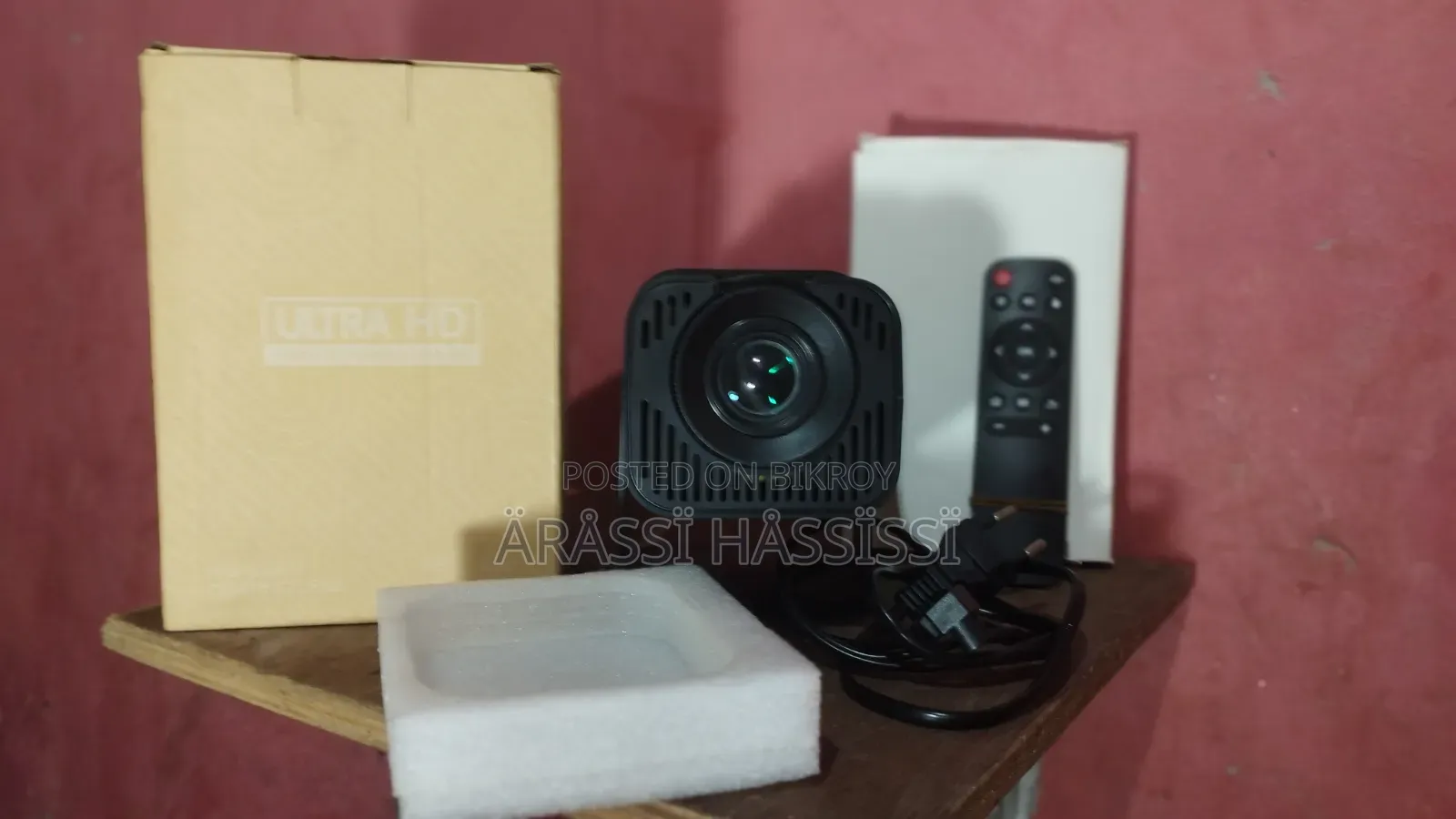 Hy Mini 320 Projector