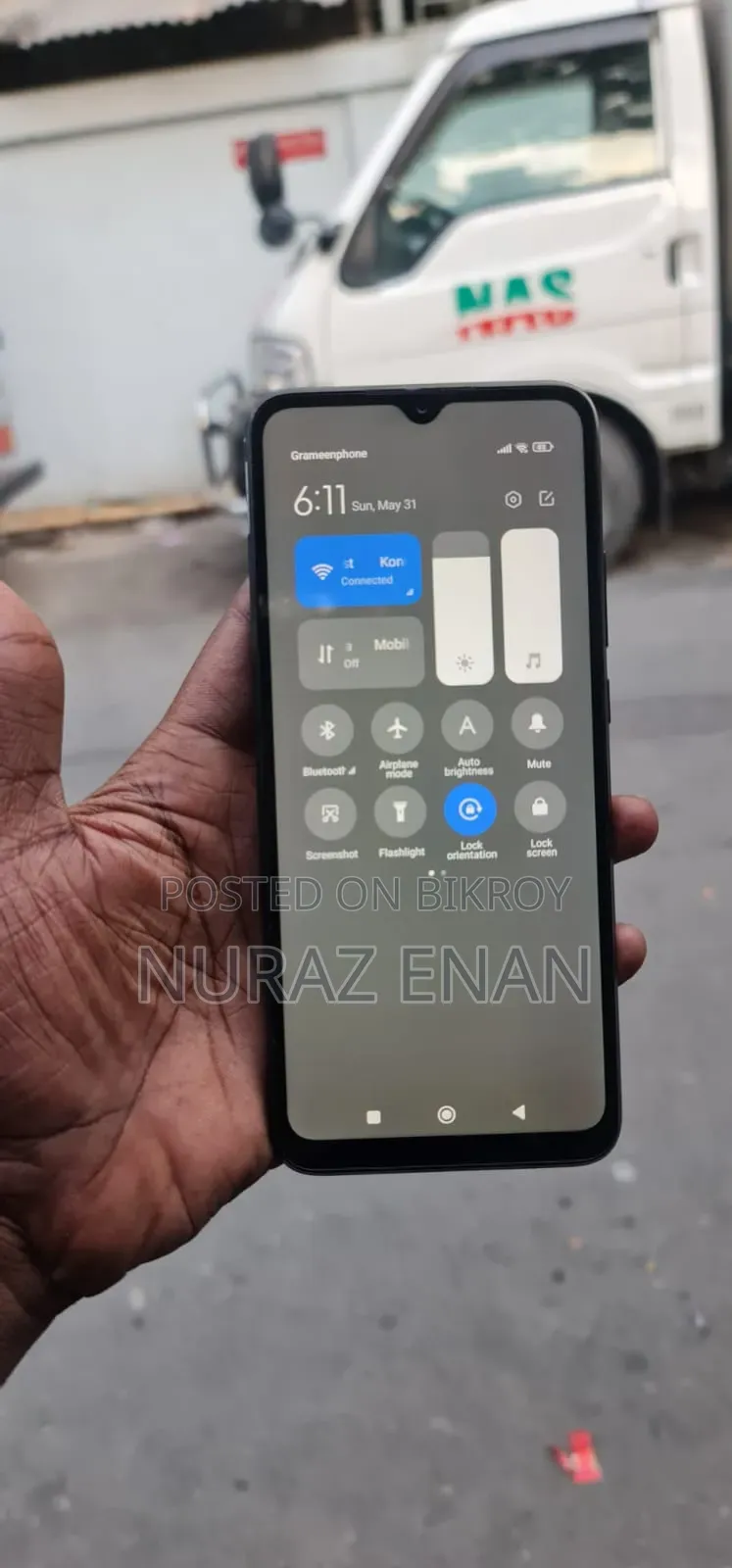 Realme 4 GB Black