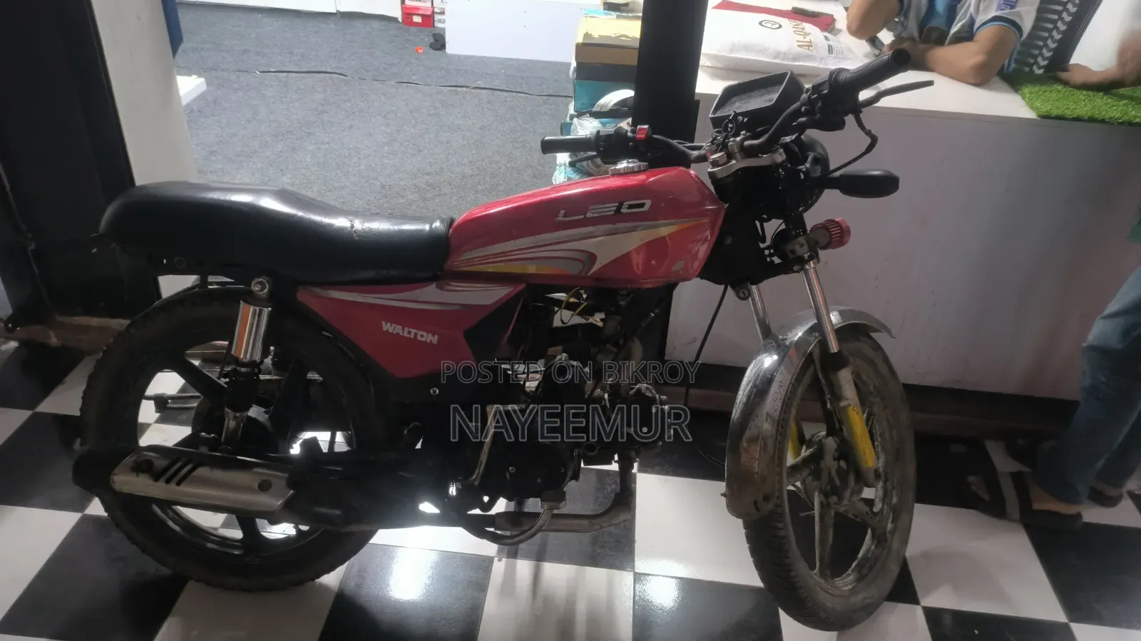 Walton Fusion 110 EX 2010 Red