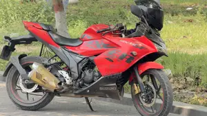 সুজুকি জিক্সার এসএফ ২০২২ রেড