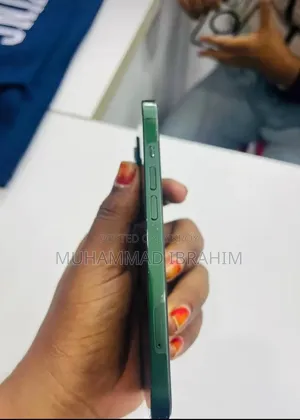 Apple iPhone 13 128 GB Green