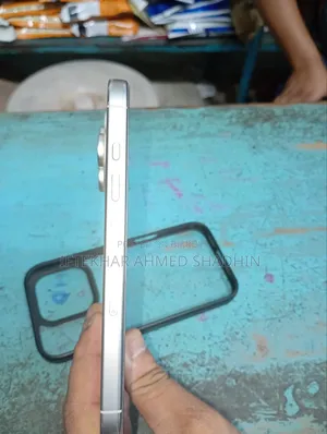 অ্যাপল আইফোন ১৬ প্রো ১২৮ জিবি সাদা