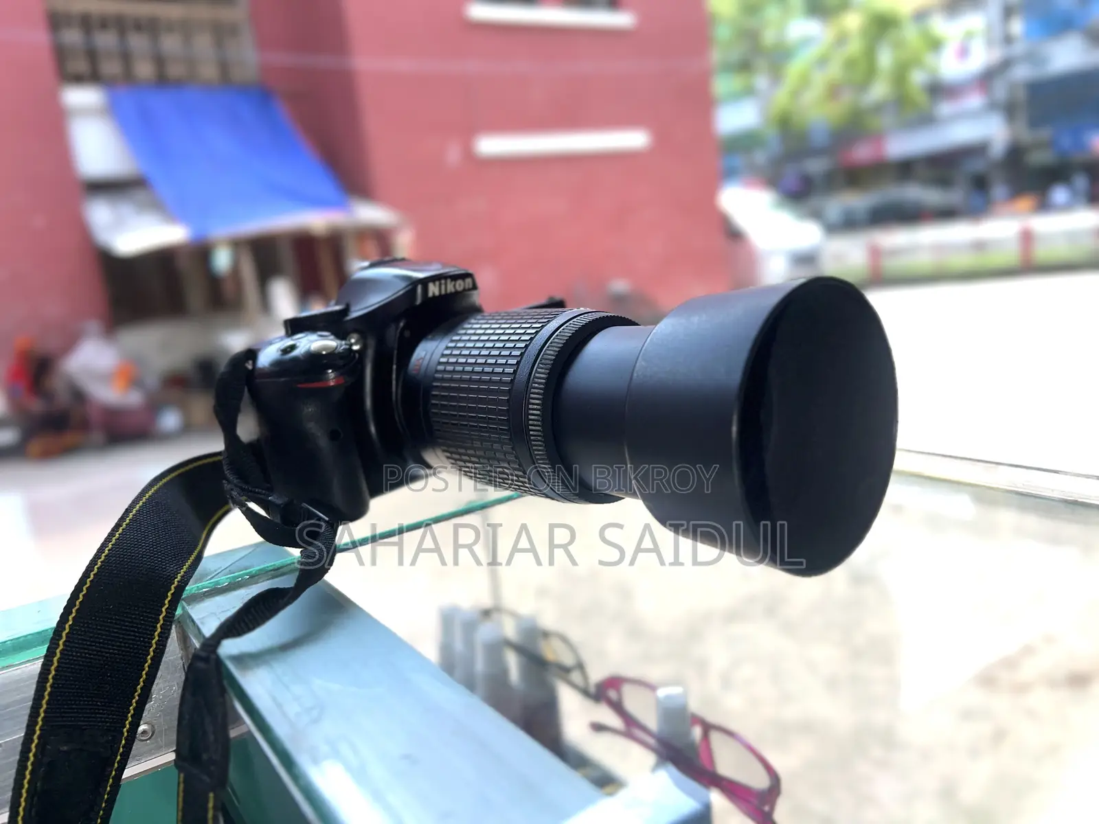 Camera Auto Lens is broken but manual is fine, takes pictures well