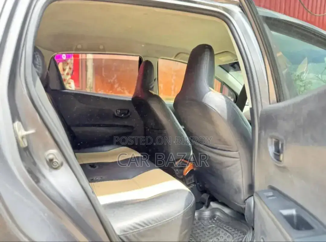 Toyota Vitz 1.0 Front-Wheel Drive 5-Door 2011 Gray