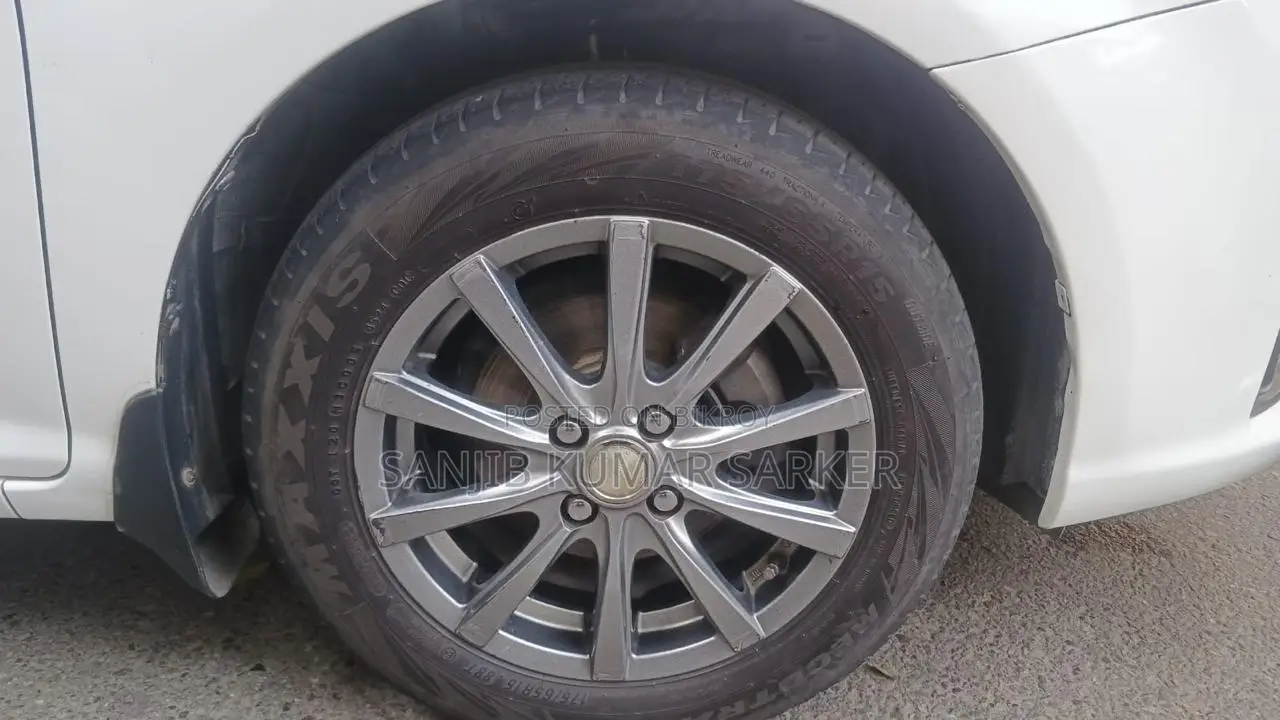 Toyota Axio 1.5 Hybrid 2WD 2014 White