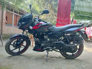 বাজাজ পালসার ১৫০ ২০২২ ব্ল্যাক
