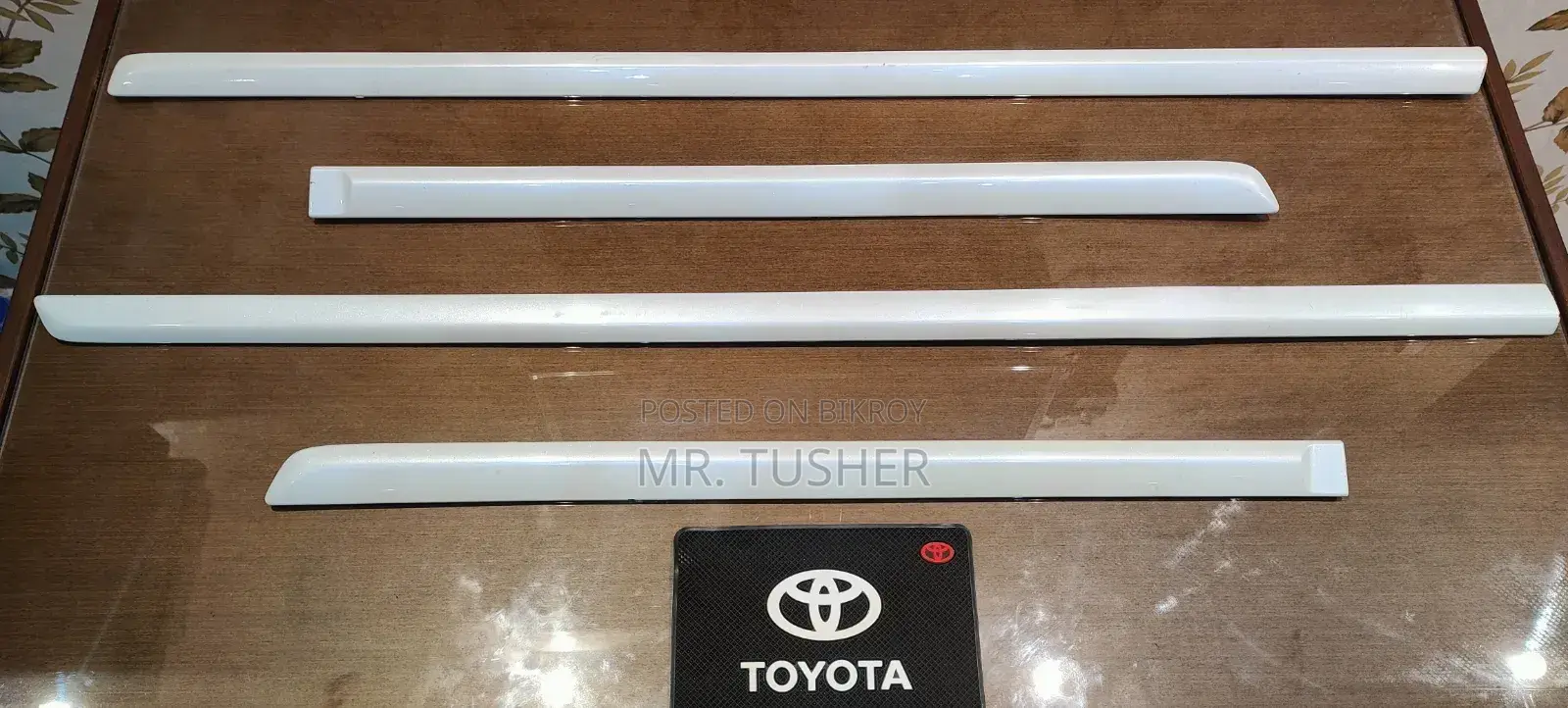 Toyota Premio Door Bead