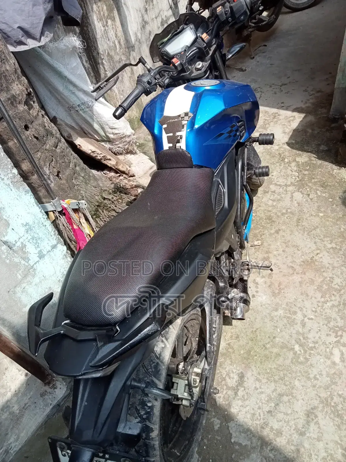 লিও ভিন্স এক্সজস্ট