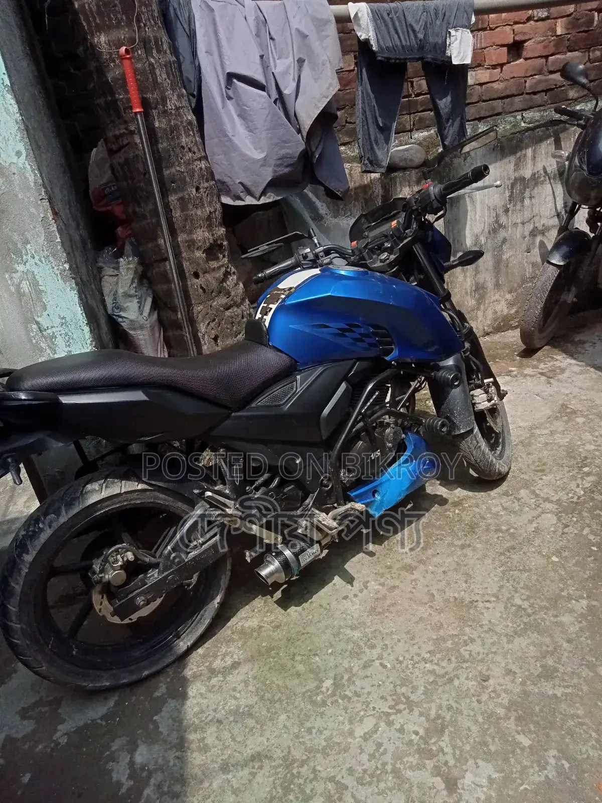 লিও ভিন্স এক্সজস্ট