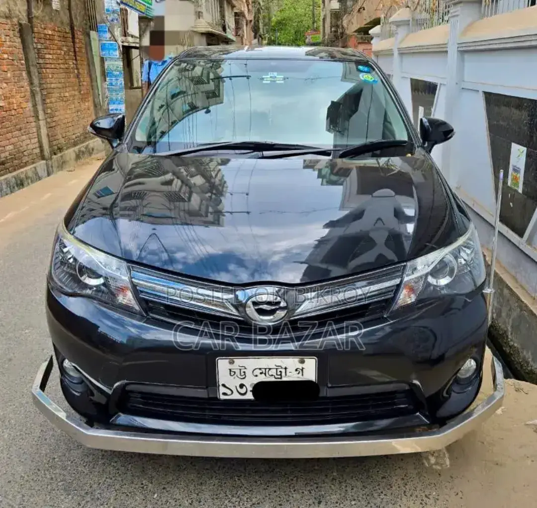 টয়োটা করোলা ফিল্ডার ১.৫ পেট্রোল এফডব্লিউডি ২০১৪ কালো