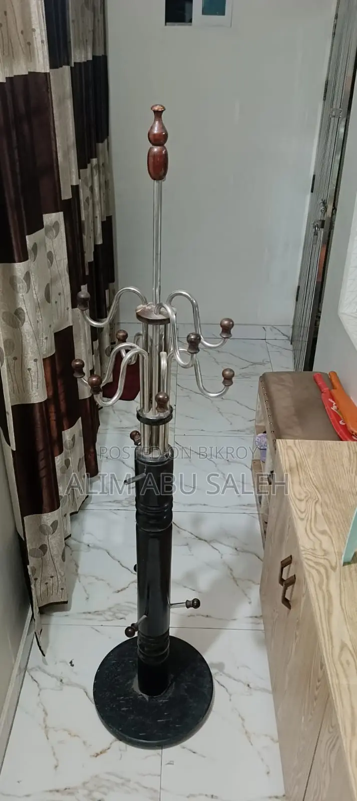 Attractive Wood and Steel Cloth Hanger Stand