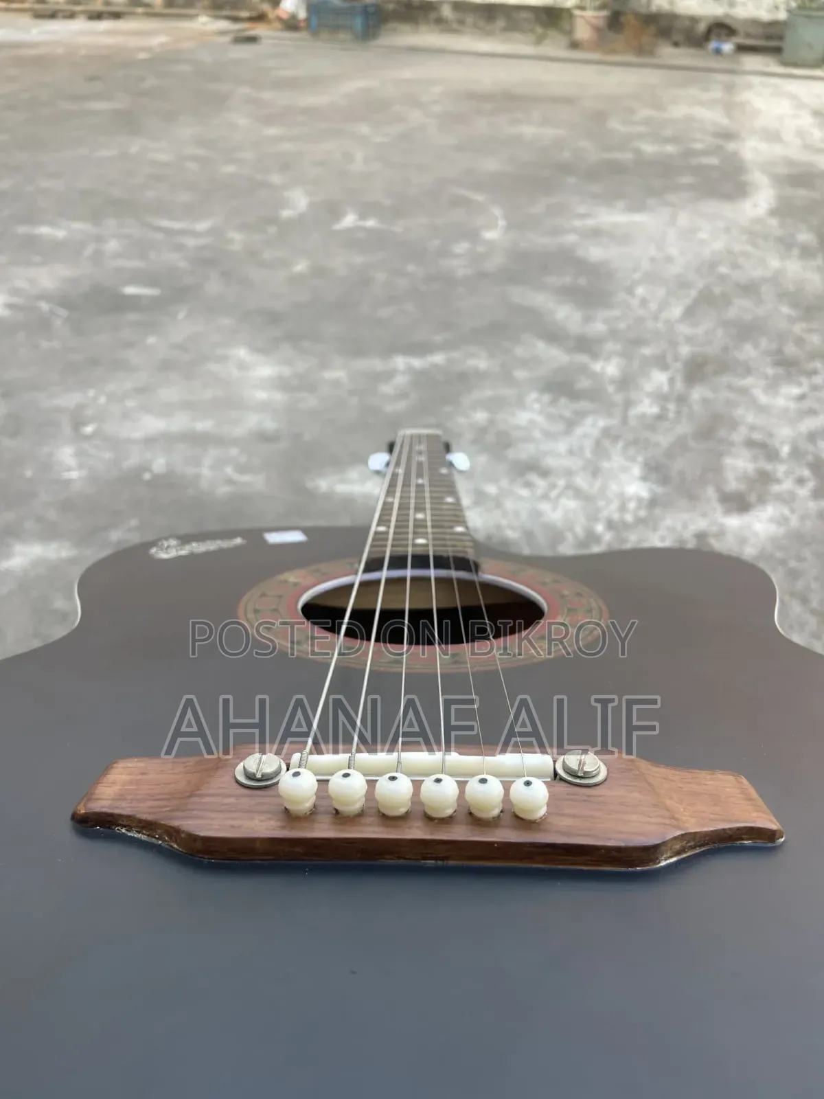 Guitar with 1 bag, 1 belt, and 3 picks as a gift