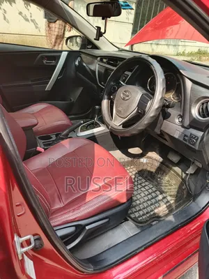 Toyota Auris 2012 Off White