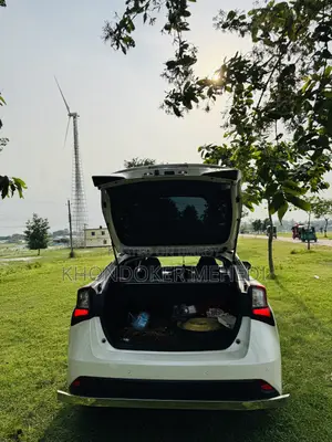 নতুন টয়োটা প্রিয়াস ২০১৯ পার্ল