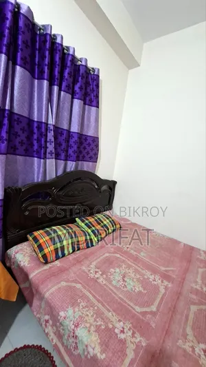 মালয়েশিয়ান কাঠের বিছানা ৫/৭ ফুট ম্যাট্রেস এবং তোশকসহ