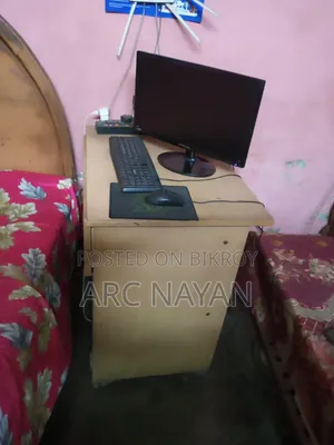 কম্পিউটার টেবিল