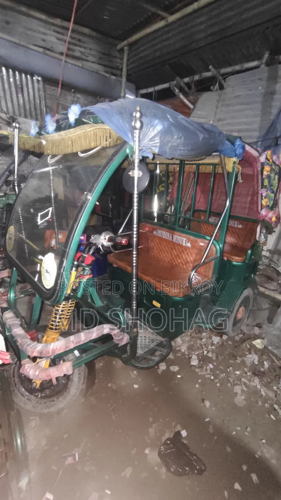 অটো গাড়ী একদম ফ্রেশ আছে