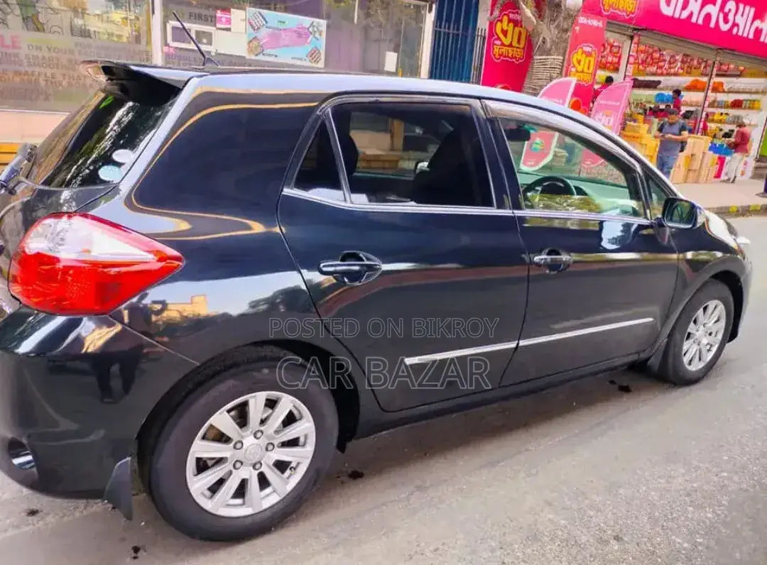 Toyota Auris 2012 Black