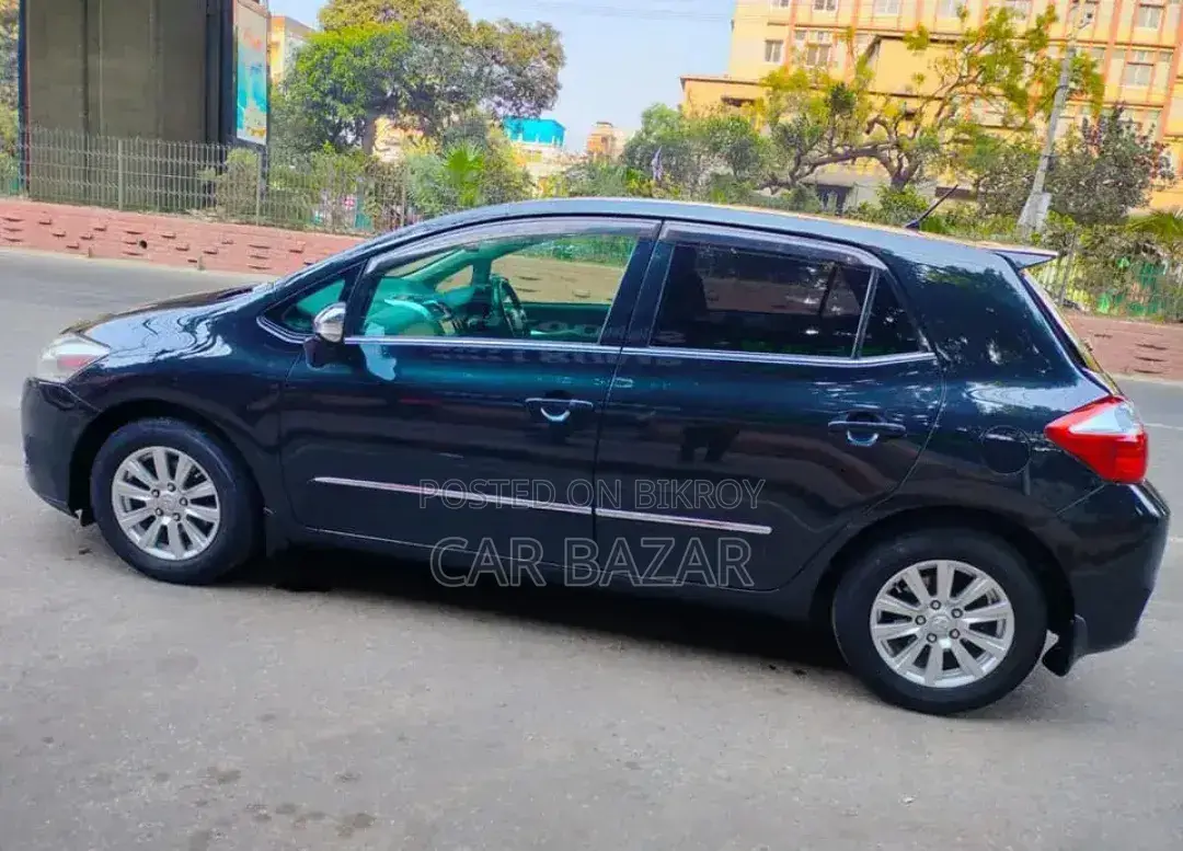 Toyota Auris 2012 Black