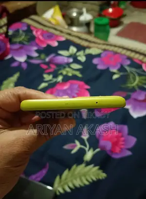 Motorola Moto G85 256 GB Yellow