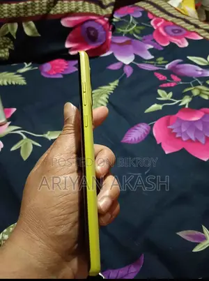 Motorola Moto G85 256 GB Yellow