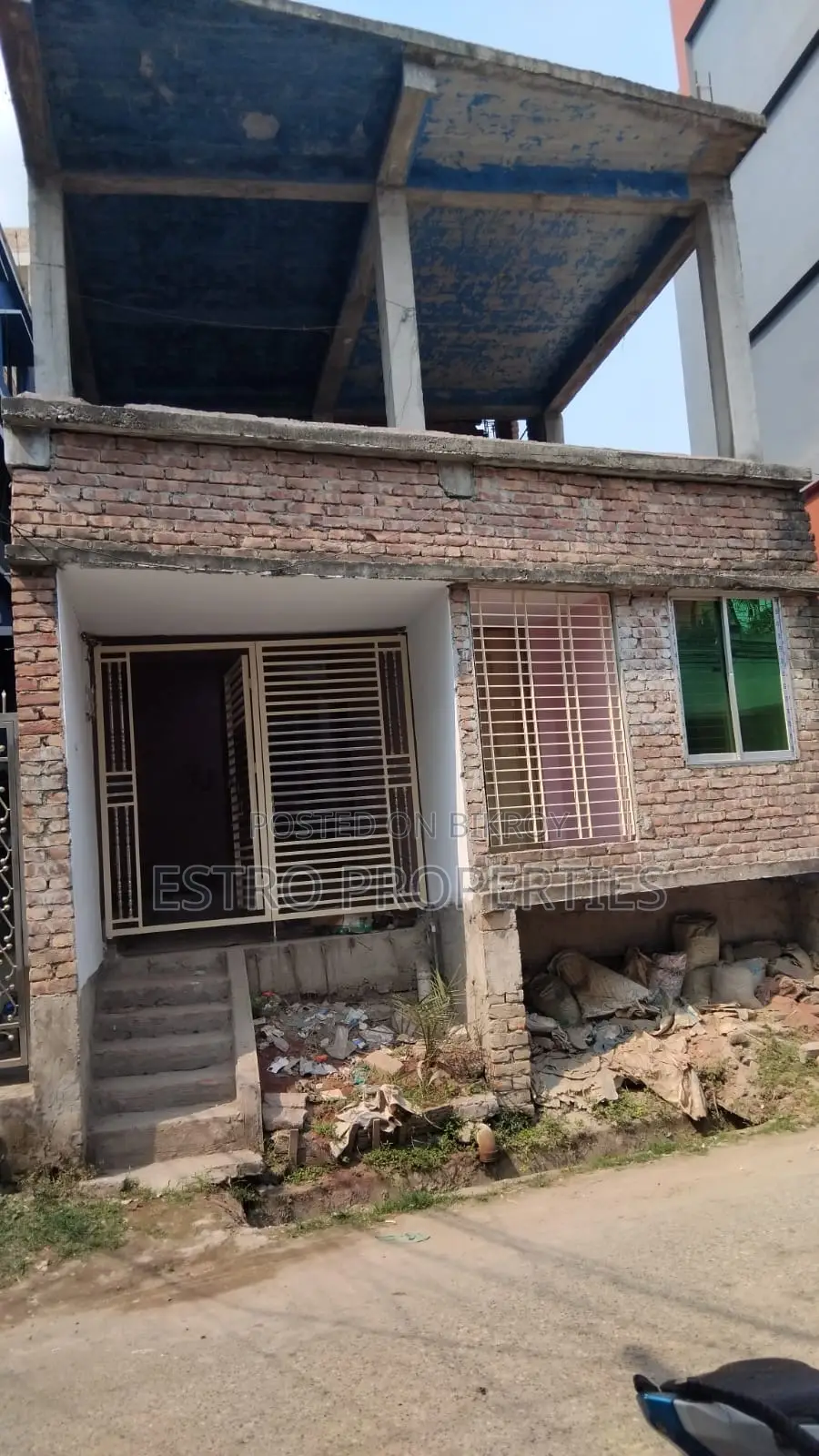 ৩ বেডরুম অ্যাপার্টমেন্ট ইন টুটপাড়া ফর সেল