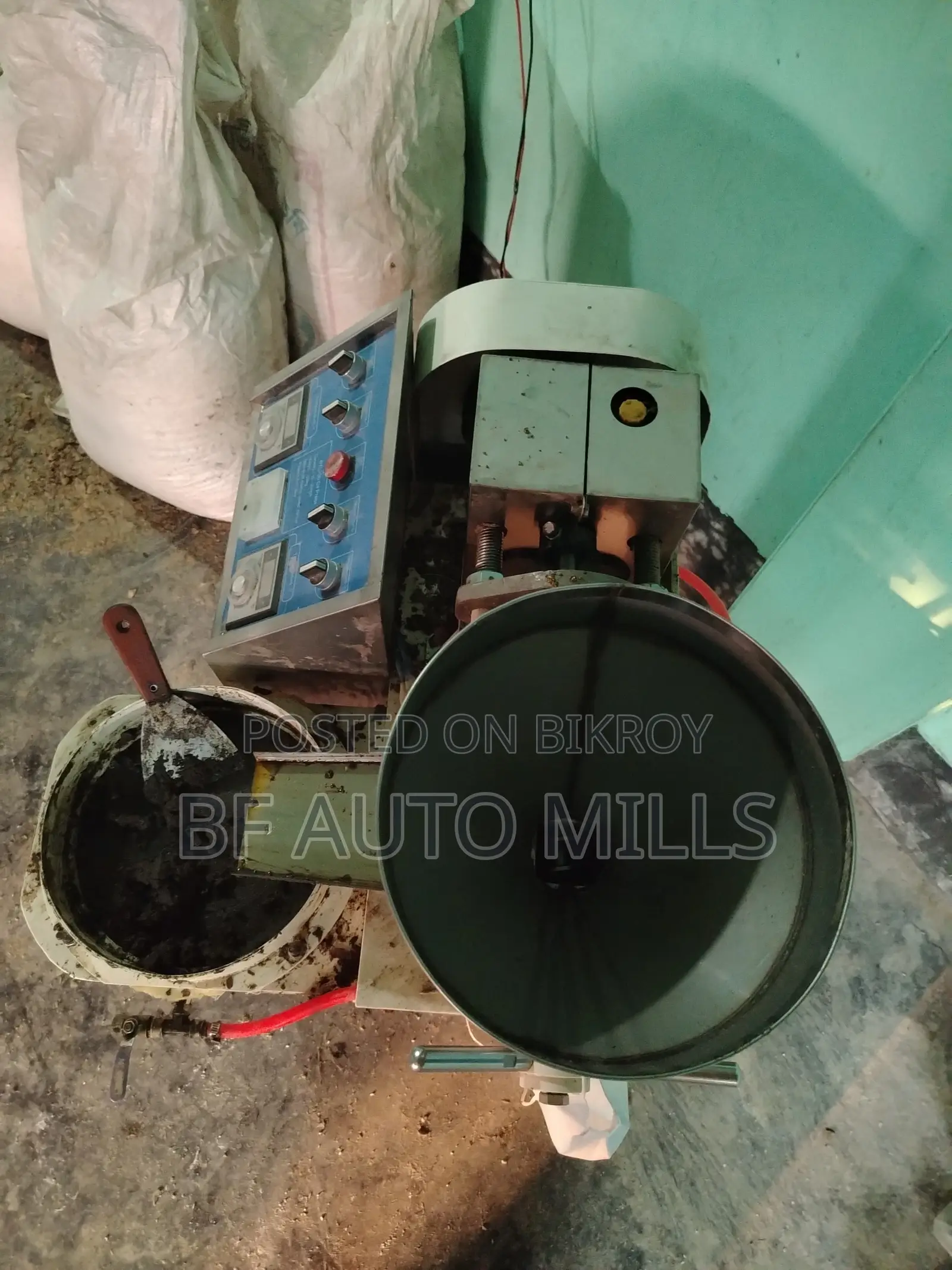 Hot Cold Oil Press Machine