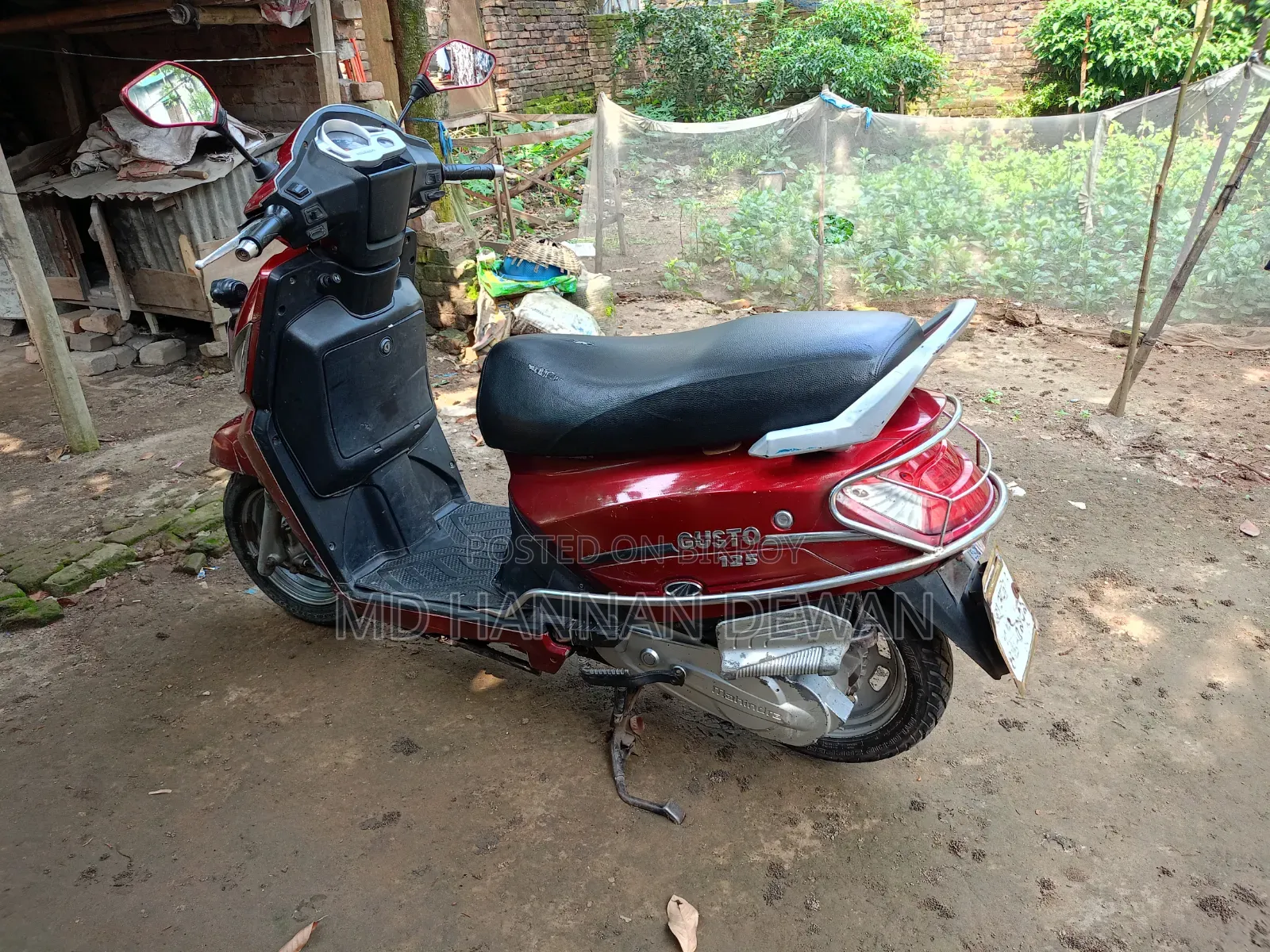 Mahindra Gusto 125 2016 Red