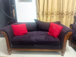 Sofa Set of 5 With Center Table