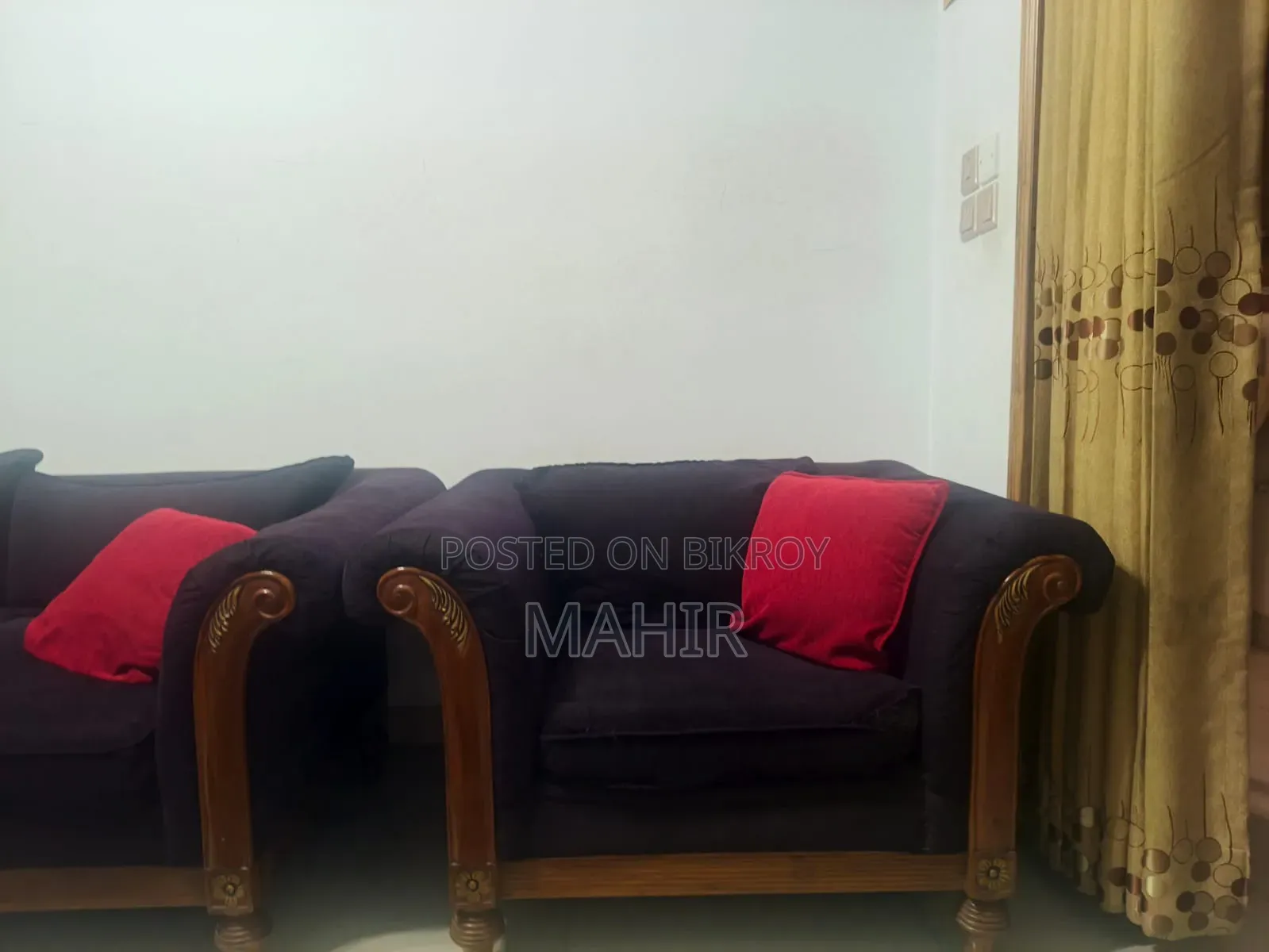 Sofa Set of 5 With Center Table