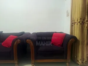 Sofa Set of 5 With Center Table