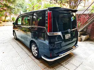 টয়োটা নোয়া ২০১৬ ব্ল্যাক