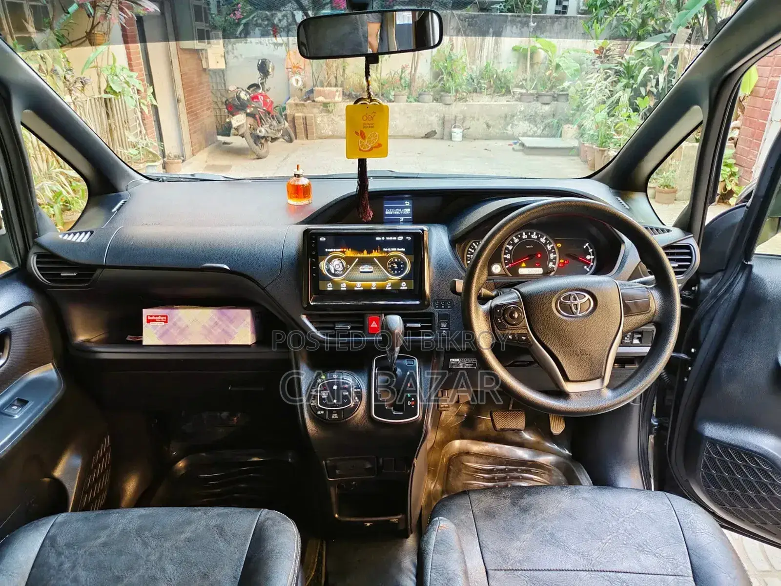 টয়োটা নোয়া ২০১৬ ব্ল্যাক