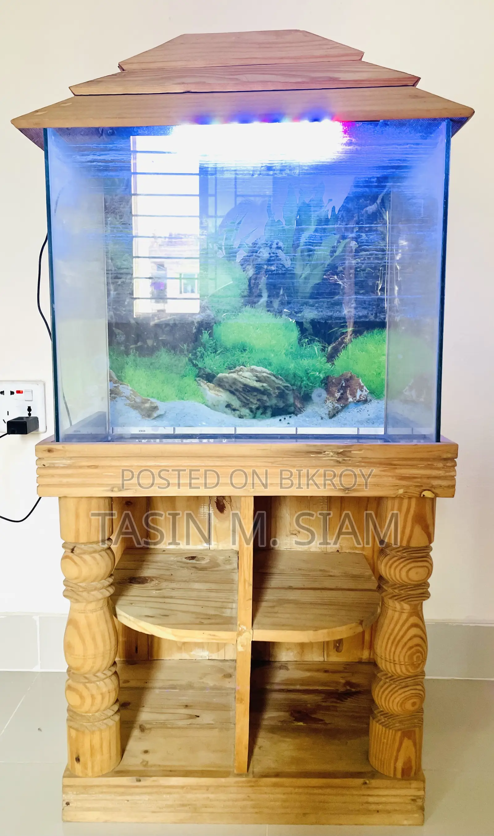 Fish Aquarium With Shelf and Accessories