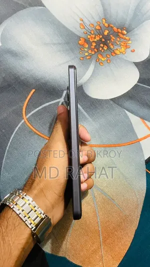 Vivo Y56 128 GB Silver