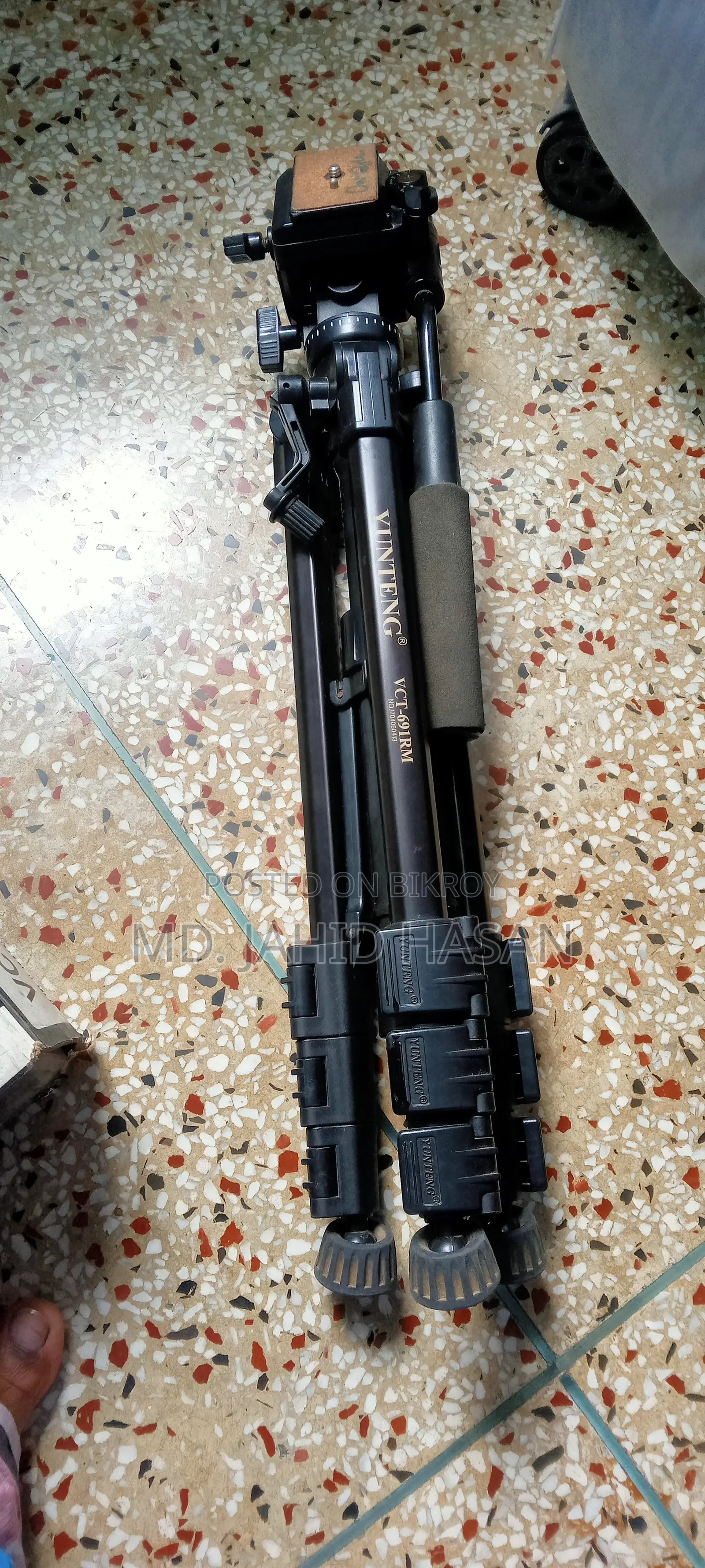 Yunteng VCT-691 Camera Tripod