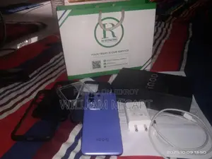 iQOO 128 GB Blue