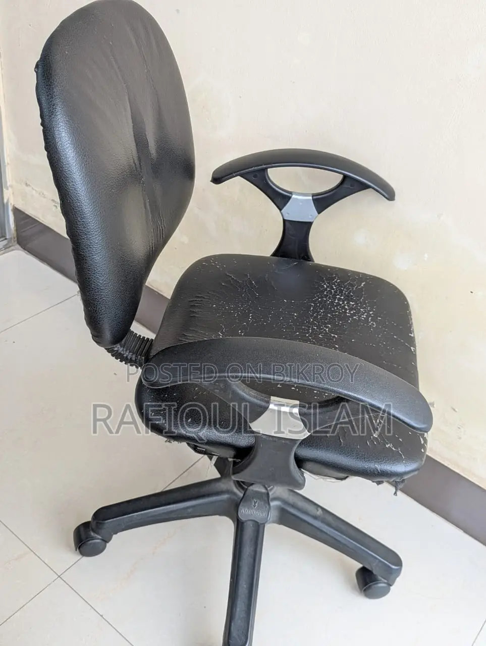 রিভলভিং চেয়ার